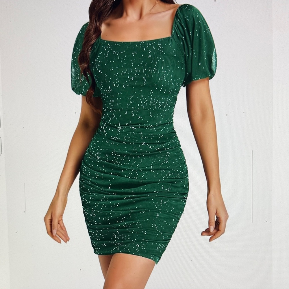 Elegant Green Square-Neck Ruched Mini Dress